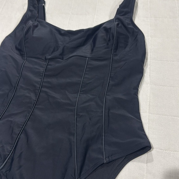 Cupshe Black Swimsuit - Picture 4 of 13